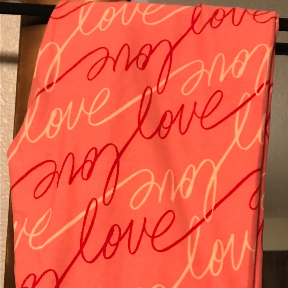 LuLaRoe OS Valentines Leggings